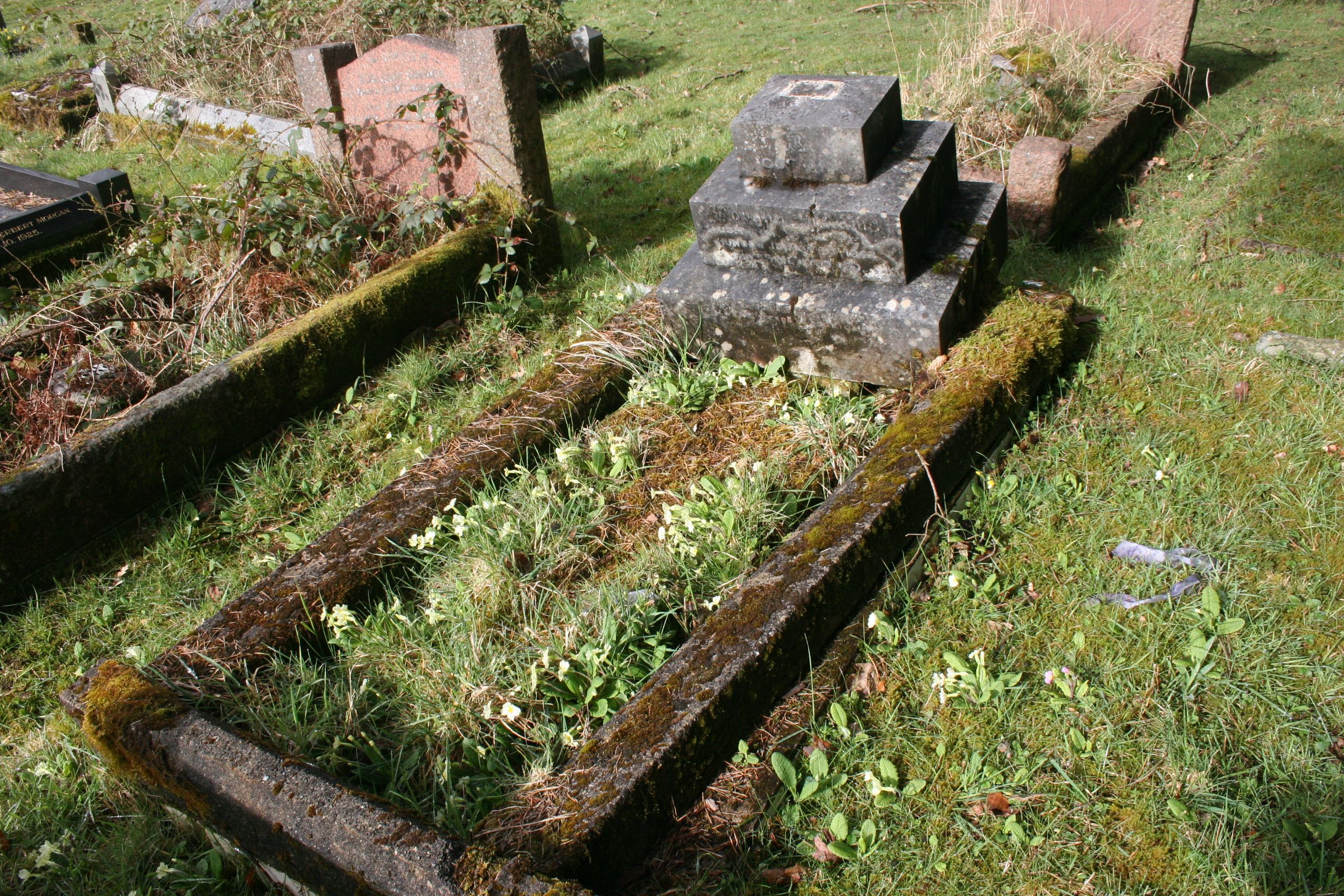 The Williams grave at Alltygrug Cemetery
